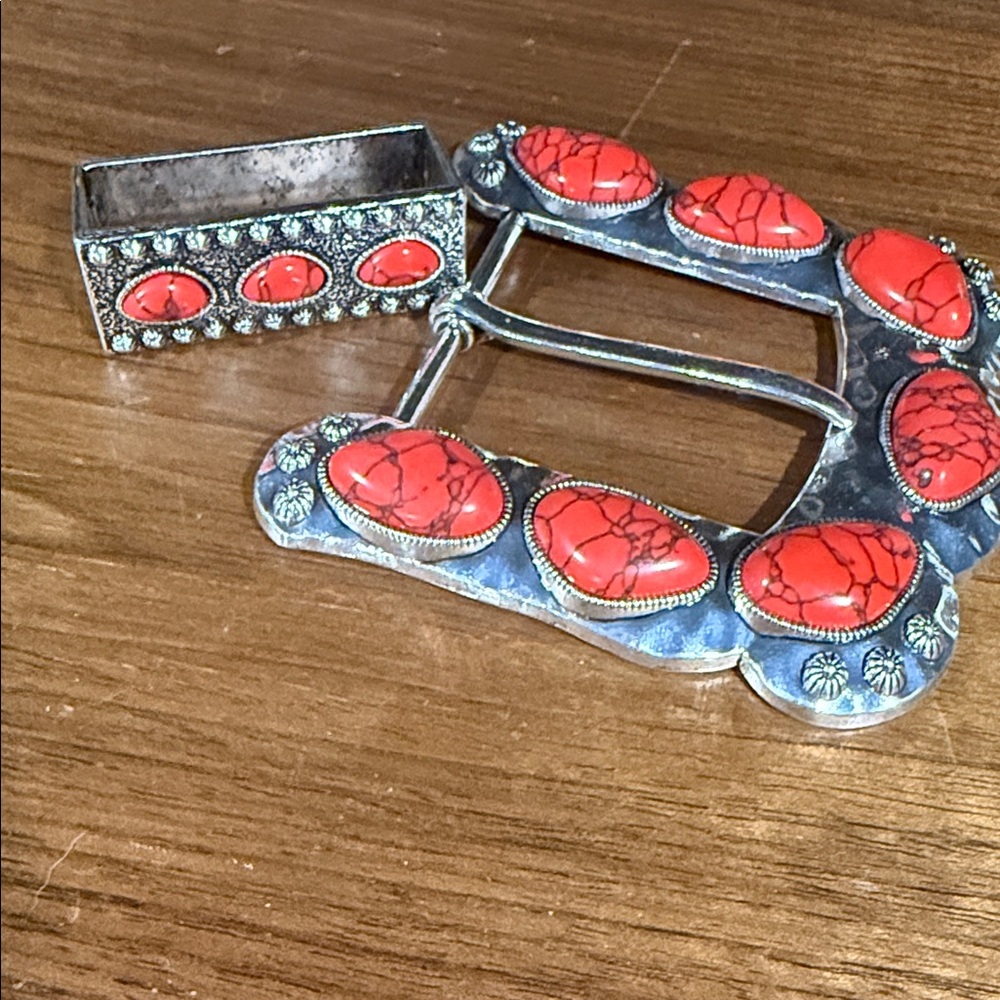 Red Stone Buckle - Picture 3 of 3